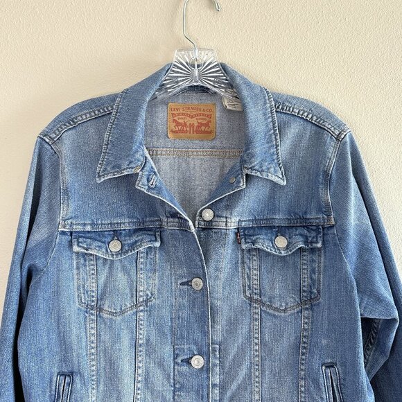 Levi's Stretch Denim Medium Wash Trucker Jacket - Picture 3 of 10